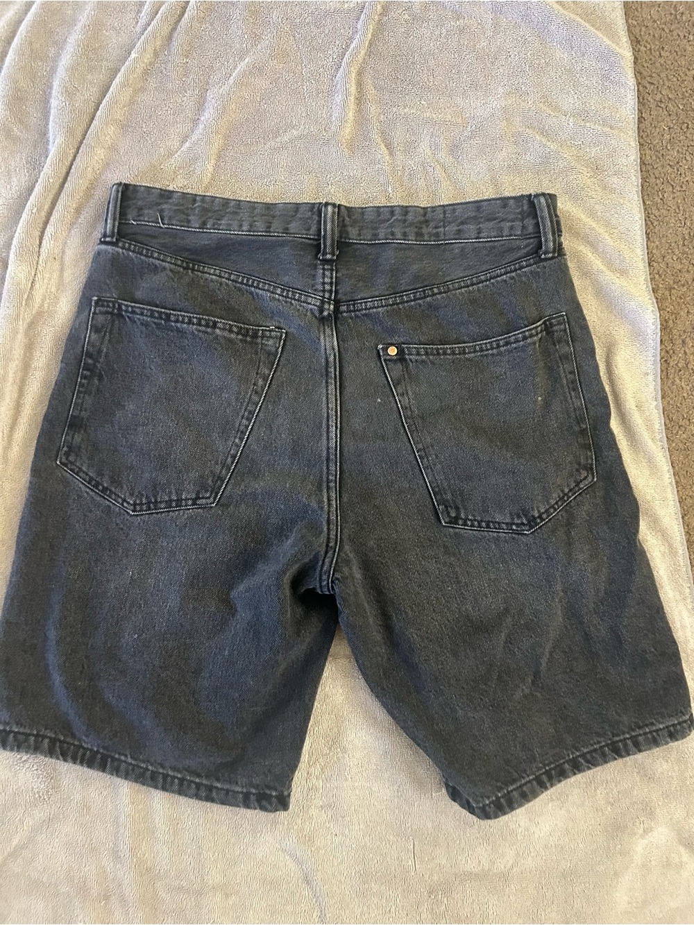 H&M Men's Washed Black Denim Shorts - Picture 2 of 3